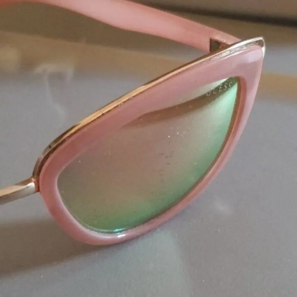Guess Cat Eye Sunglasses Pink Rose Gold Mirrored Hardcase Women's Woman's